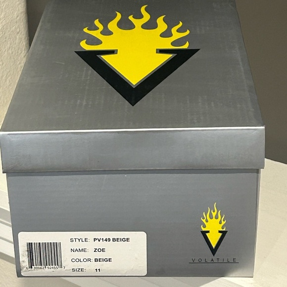 VOLATILE Women's Platform Wedge Zoe Sandals Size 11 NIB - Picture 10 of 10